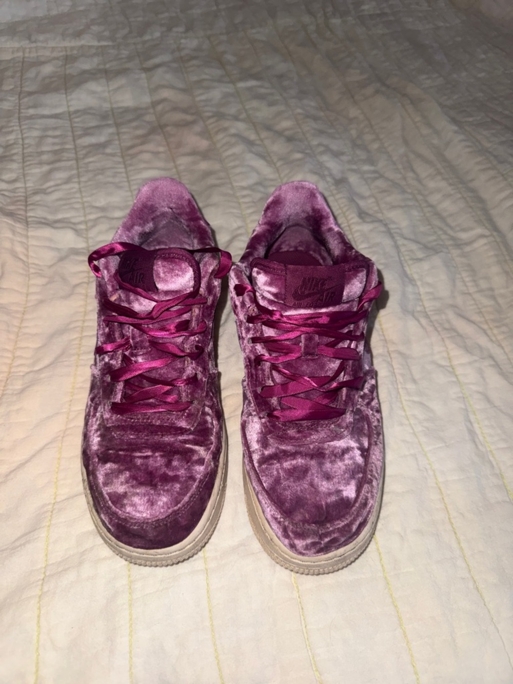 Nike Air Velvet Low Top